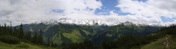 Verschneite Berge in der Kelchsau - und das im Sommer