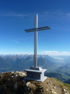 neues Gipfelkreuz am Roßkogel
