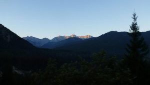 02.Die ersten Sonnenstrahlen erreichen das Karwendel